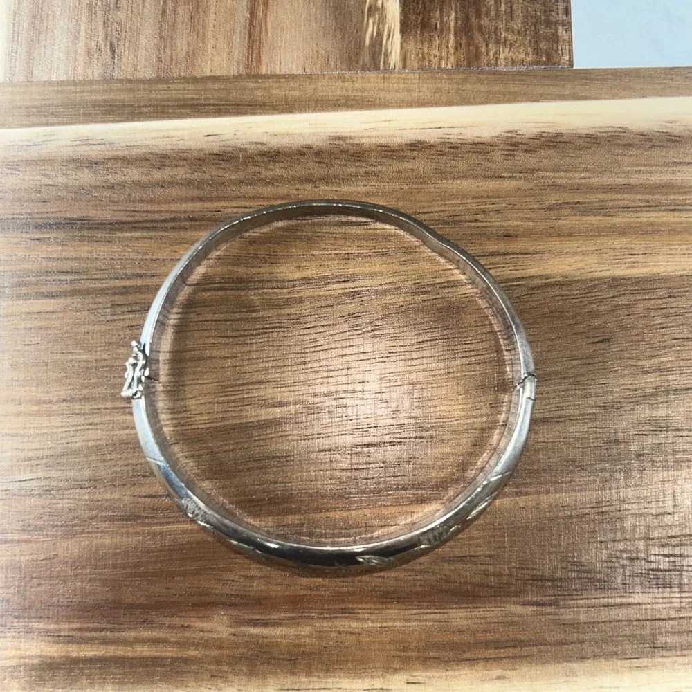 Vintage Thailand 925 Sterling Silver Etched Bangle Bracelet 7.5